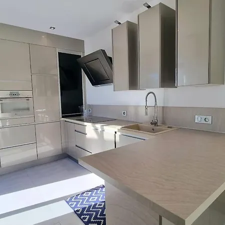 Chez K&d Appartement, Piscine, 150m Daire