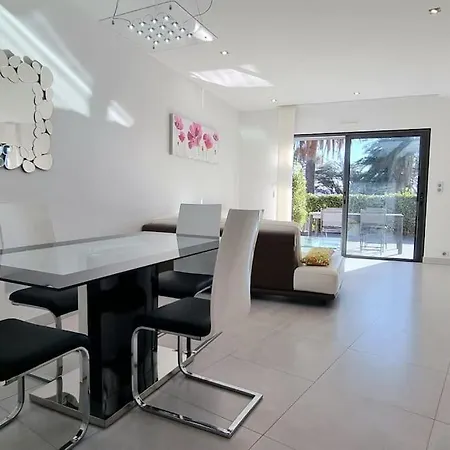 Apartament Chez K&d Appartement, Piscine, 150m *