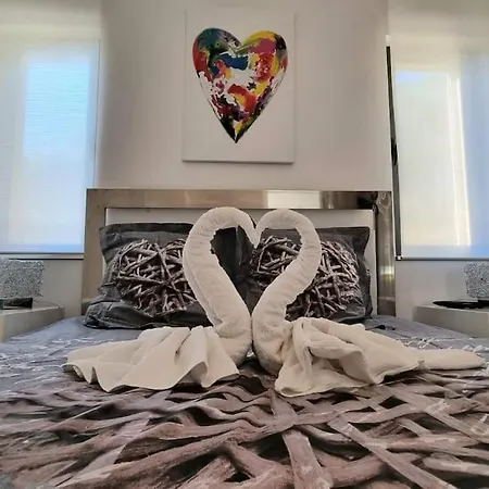 Daire Chez K&d Appartement, Piscine, 150m