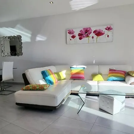 Chez K&d Appartement, Piscine, 150m Grimaud
