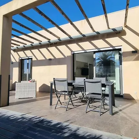 Chez K&d Appartement, Piscine, 150m * Grimaud