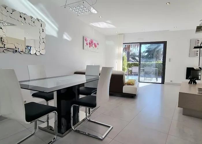 شقة Chez K&d Appartement, Piscine, 150m *