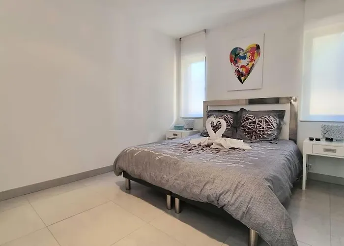 Chez K&d Appartement, Piscine, 150m شقة غريمو